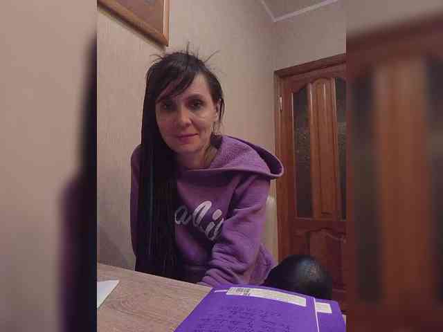 Hellenalonenochka webcam