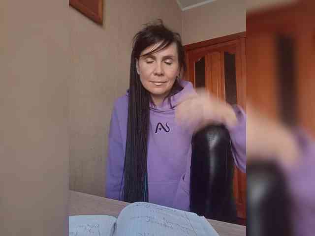 Hellenalonenochka webcam