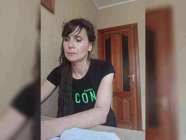 Hellenalonenochka webcam