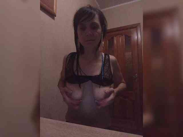 Hellenalonenochka webcam