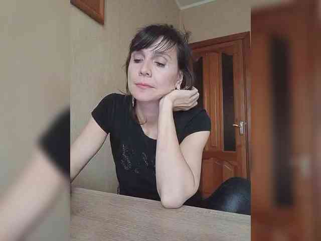 Hellenalonenochka webcam