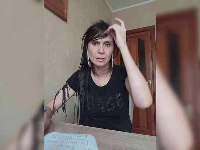 Hellenalonenochka webcam