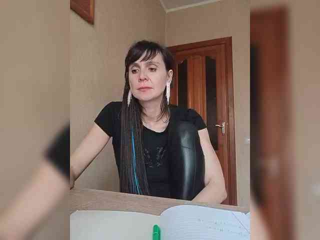 Hellenalonenochka webcam