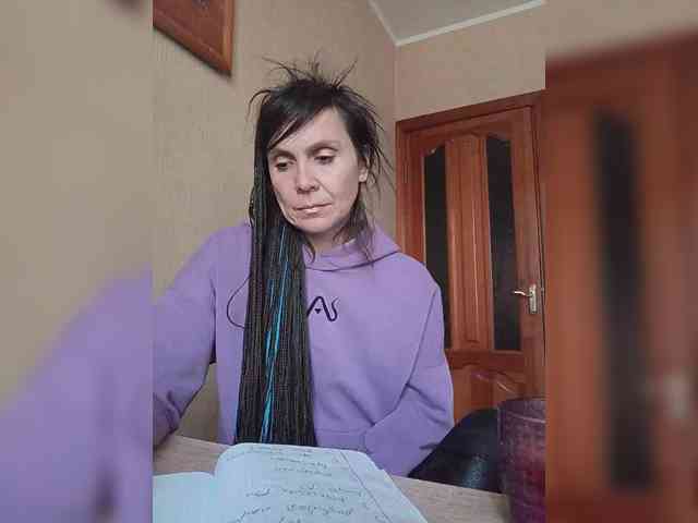 Hellenalonenochka webcam