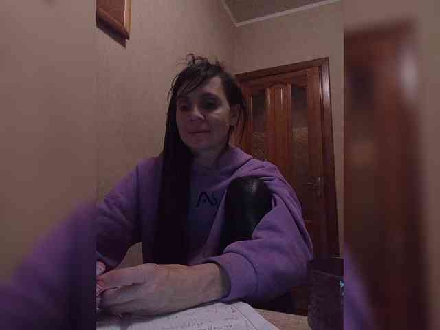 Hellenalonenochka webcam