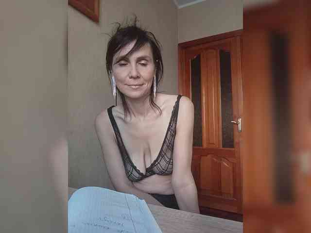 Hellenalonenochka webcam