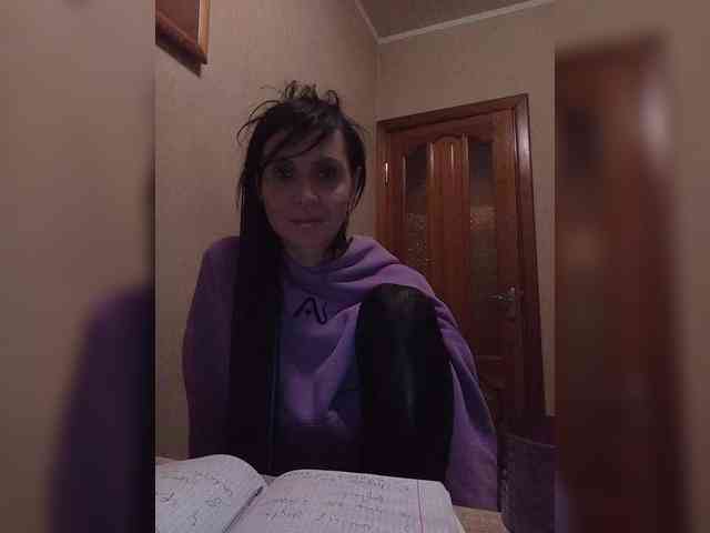 Hellenalonenochka webcam