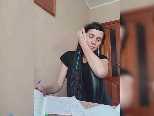 Hellenalonenochka webcam