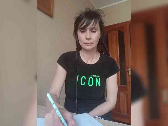Hellenalonenochka webcam
