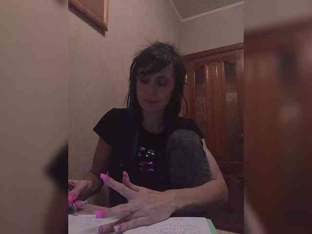 Hellenalonenochka webcam