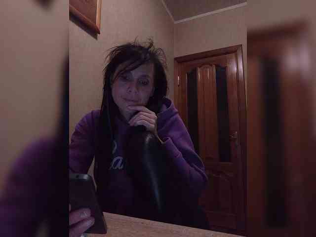 Hellenalonenochka webcam