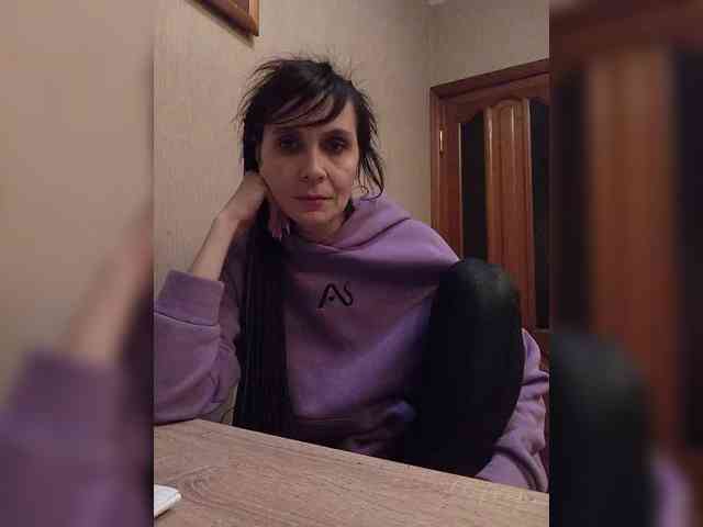 Hellenalonenochka webcam