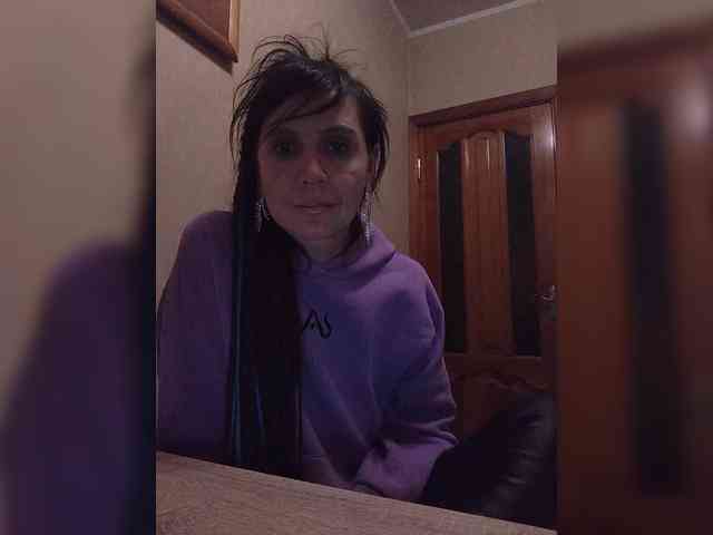 Hellenalonenochka webcam