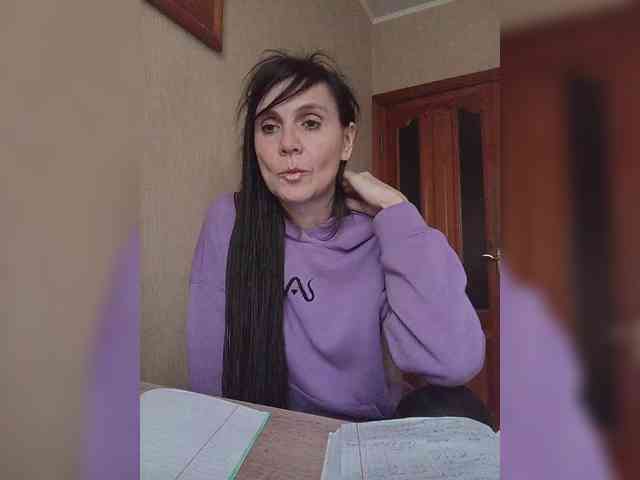 Hellenalonenochka webcam