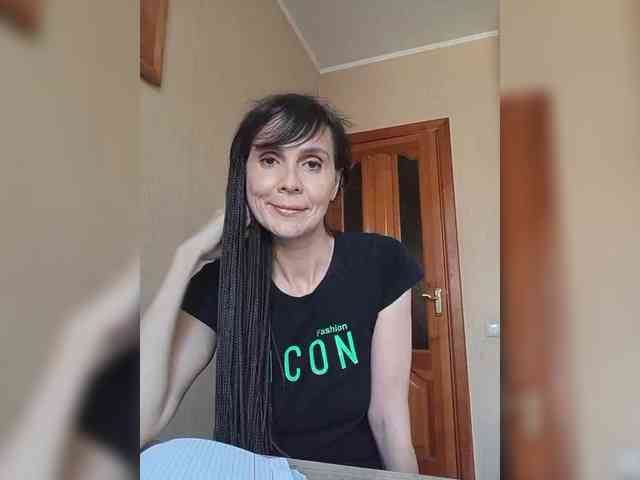 Hellenalonenochka webcam