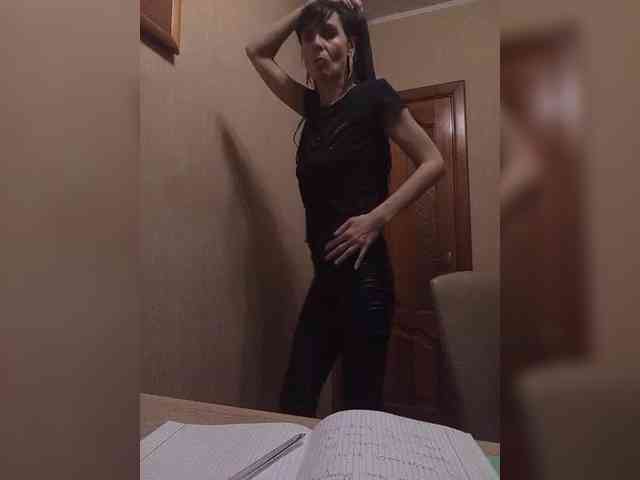 Hellenalonenochka webcam