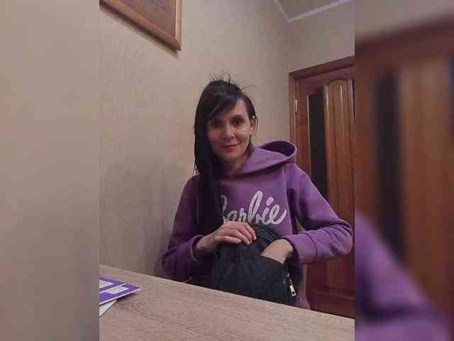 Hellenalonenochka webcam