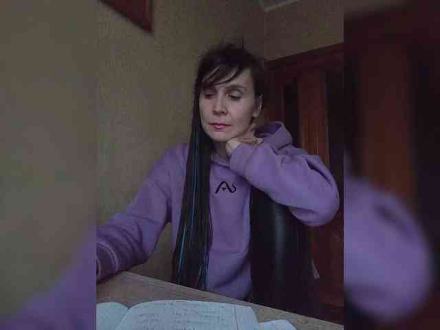 Hellenalonenochka webcam