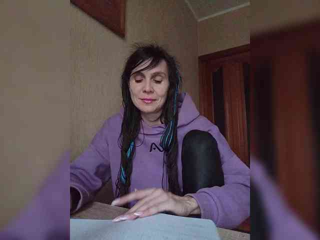 Hellenalonenochka webcam