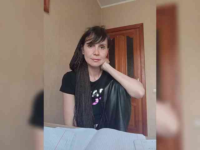 Hellenalonenochka webcam