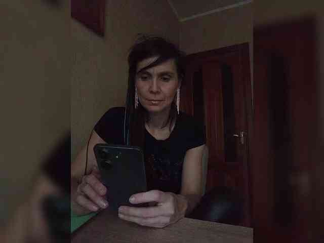 Hellenalonenochka webcam