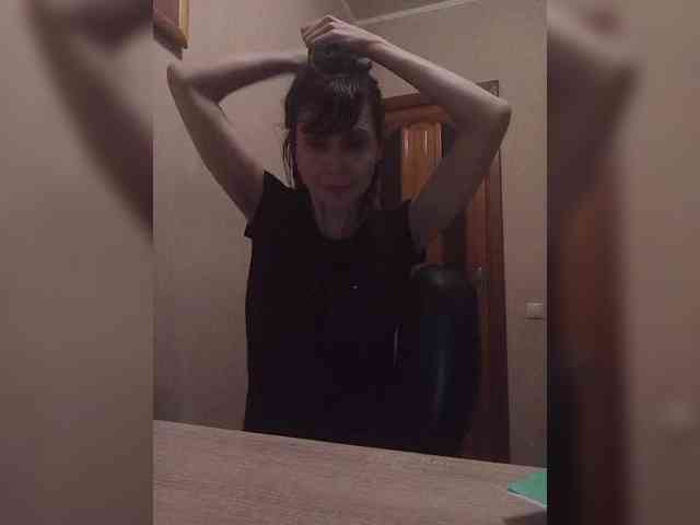 Hellenalonenochka webcam