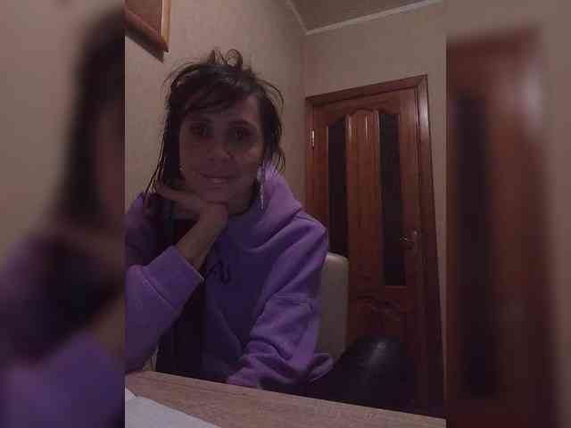 Hellenalonenochka webcam