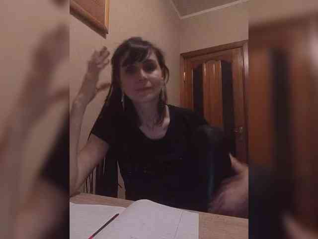 Hellenalonenochk... Live Webcam on BongaCams