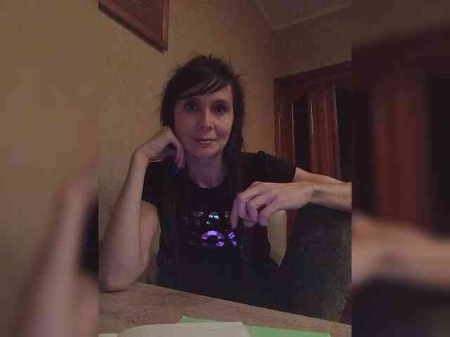 Hellenalonenochka webcam