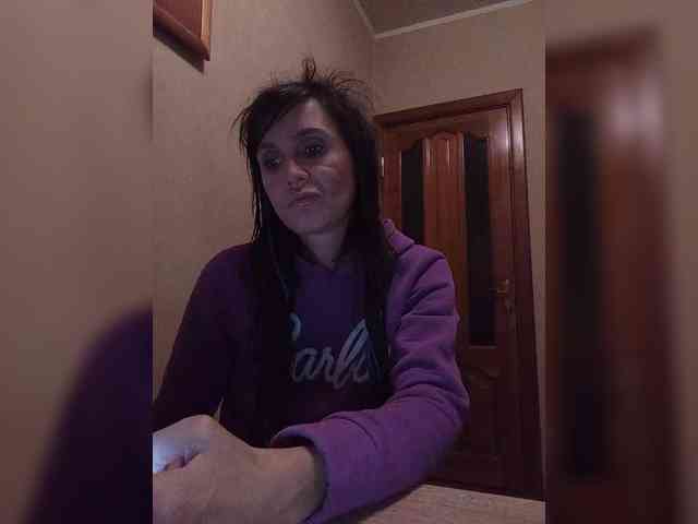 Hellenalonenochka webcam