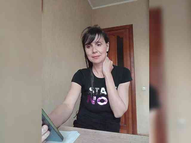 Hellenalonenochka webcam