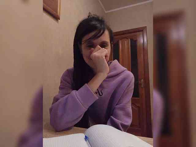 Hellenalonenochka webcam