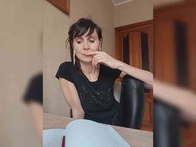 Hellenalonenochka webcam