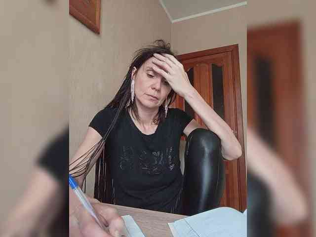 Hellenalonenochka webcam