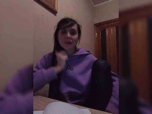 Hellenalonenochka webcam