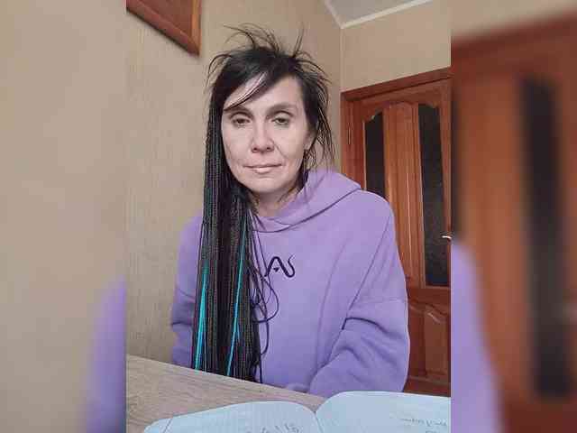 Hellenalonenochka webcam