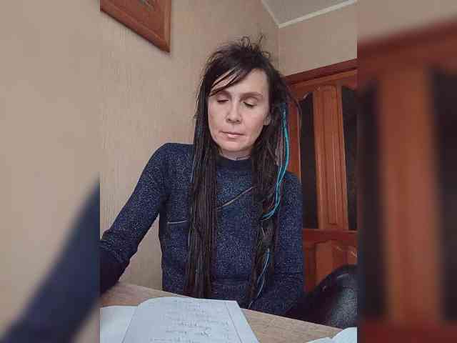 Hellenalonenochka webcam