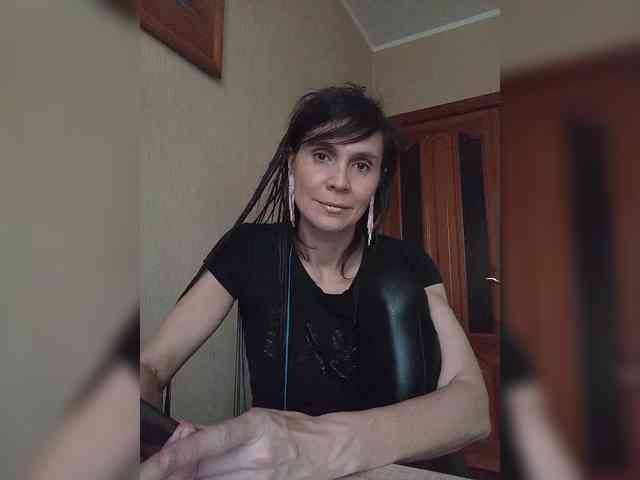 Hellenalonenochka webcam