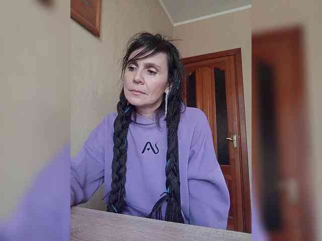 Hellenalonenochka webcam