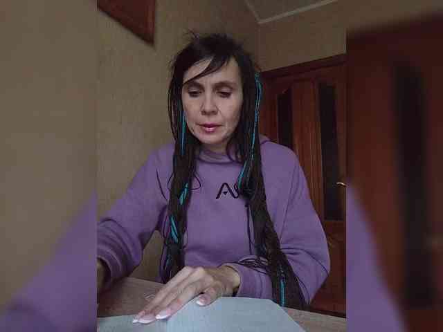 Hellenalonenochka webcam