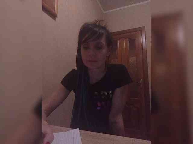 Hellenalonenochka webcam