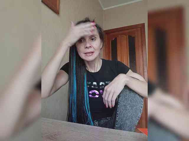 Hellenalonenochka webcam