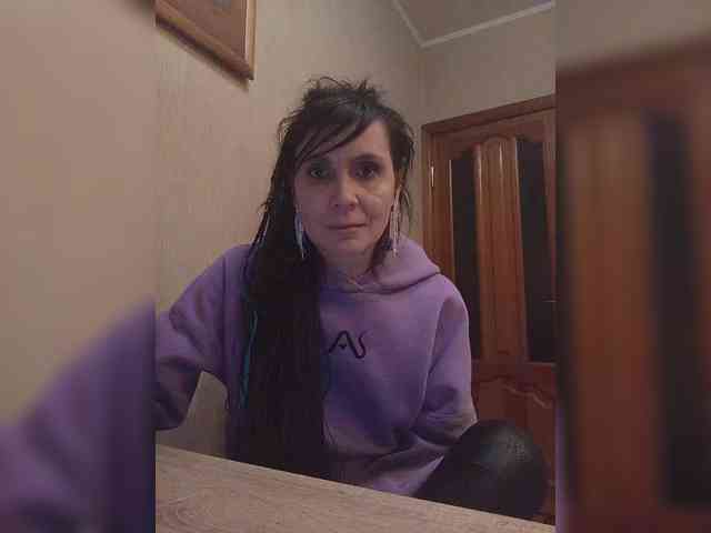 Hellenalonenochka webcam