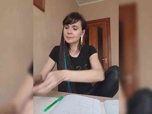 Hellenalonenochka webcam