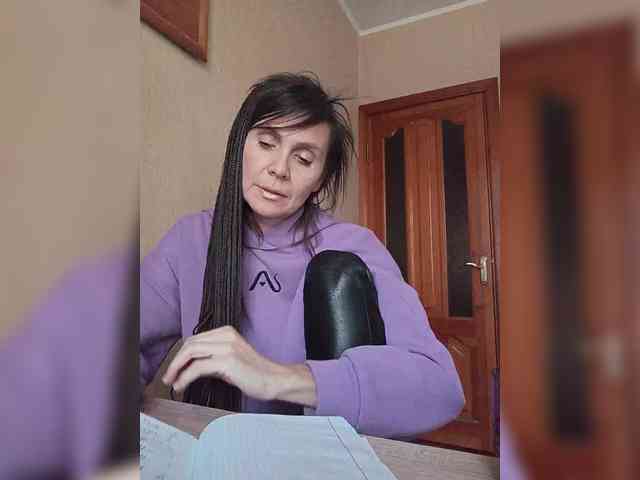 Hellenalonenochka webcam