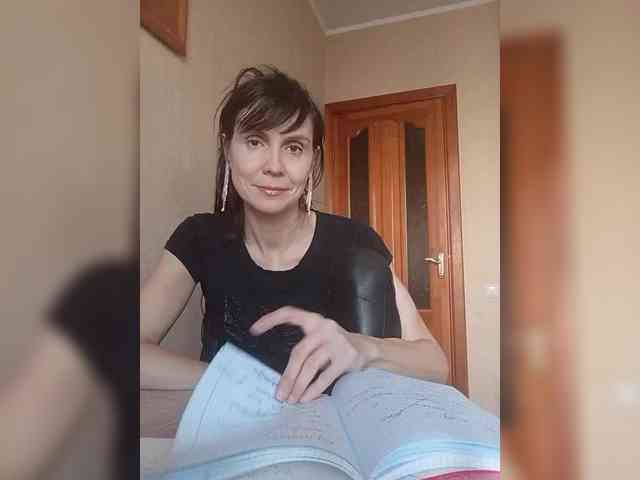 Hellenalonenochka webcam