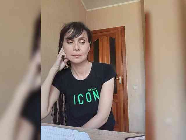 Hellenalonenochka webcam