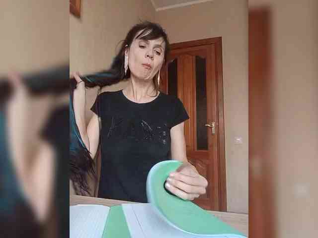 Hellenalonenochka webcam