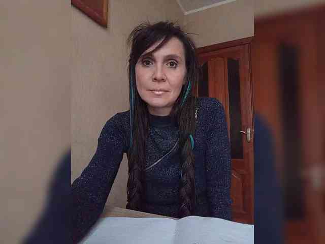 Hellenalonenochka webcam