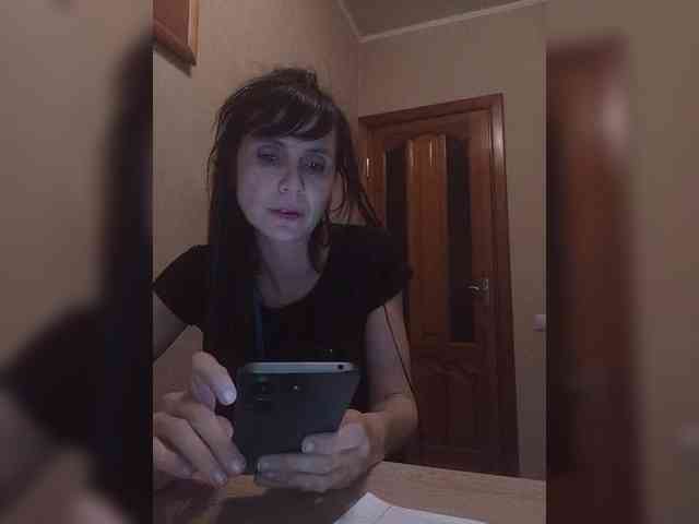 Hellenalonenochka webcam